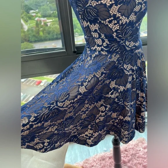 Vintage Lace fit and flare skater dress size small - Picture 6 of 10